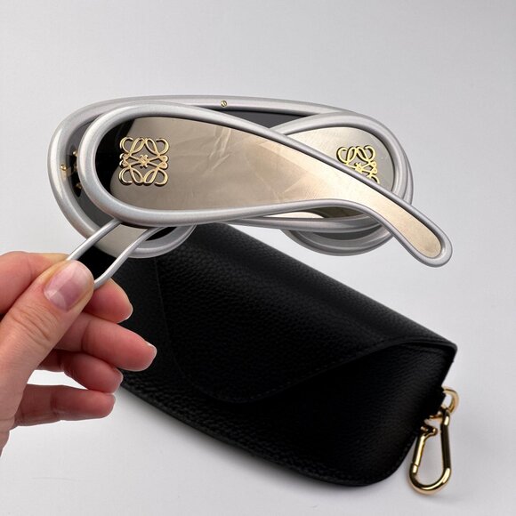 Loewe X PAULA'S IBIZA LW40108I Sunglasses – Sparkle Gold | Model LW40108I 24C - Picture 2 of 11